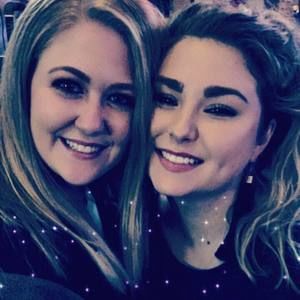 Meet your Posher, Chloe